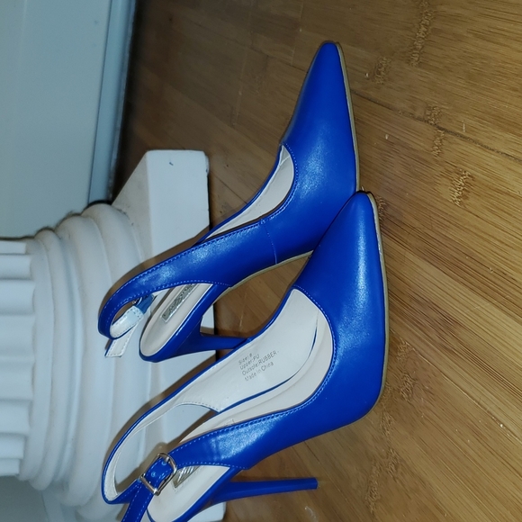 Heels - Picture 2 of 7